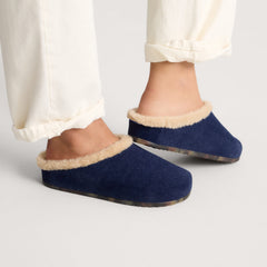 The Après Clog - ReVelvet™ Navy